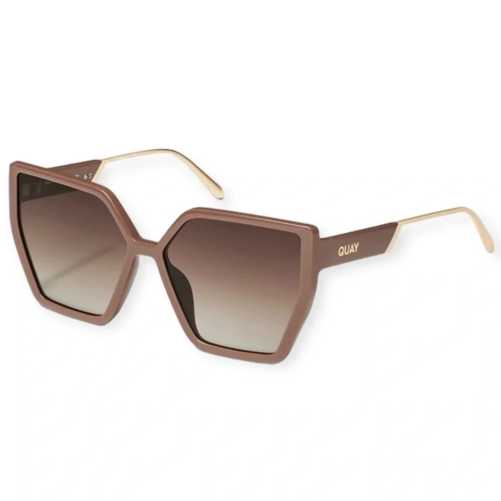QUAY Hotel Lobby Sunglasses Doe Frame Brown Gradient Lens Oversized NWT